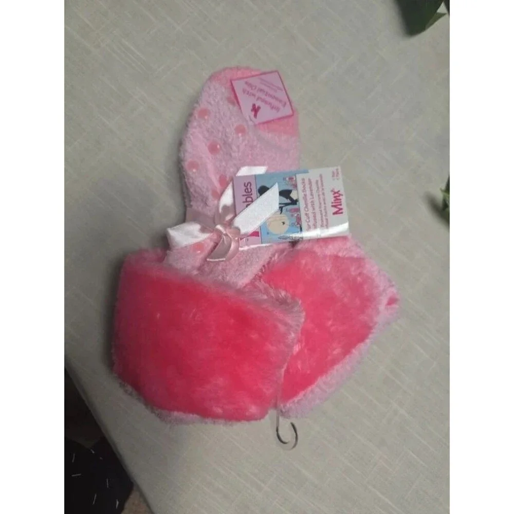 NWT Misses MINX fluffy slipper socks pink
